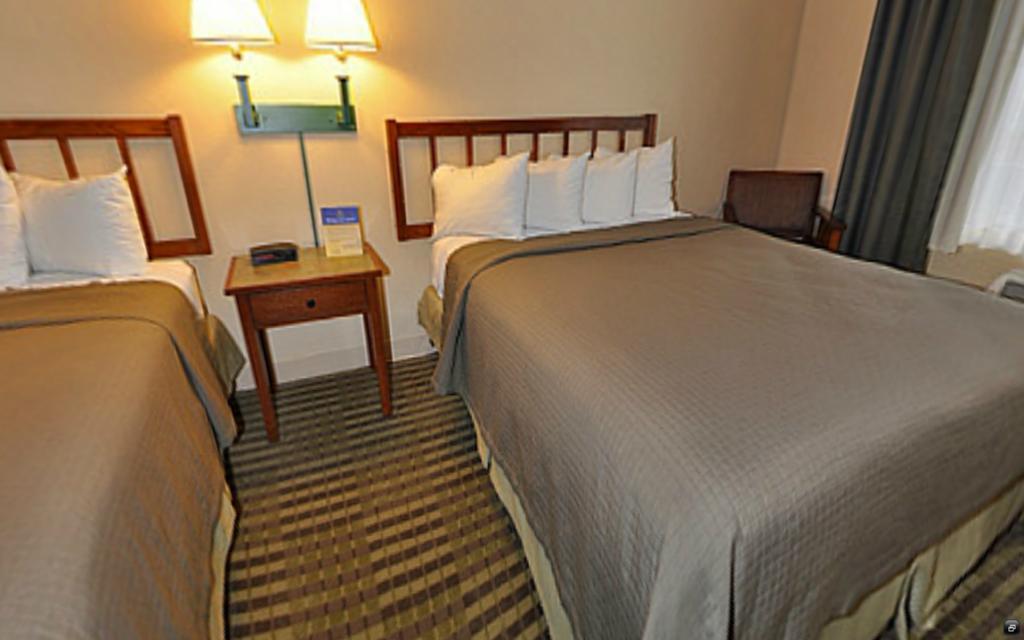 Norwood Inn And Suites Chaska Oda fotoğraf