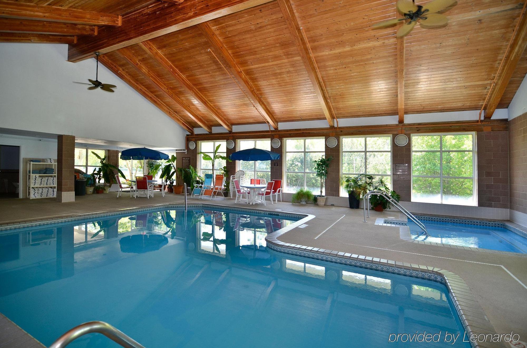 Norwood Inn And Suites Chaska Konforlar fotoğraf