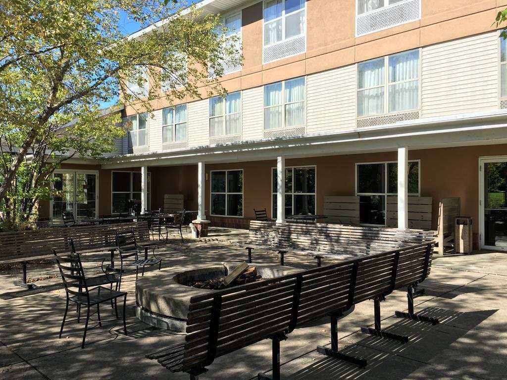 Norwood Inn And Suites Chaska Dış mekan fotoğraf
