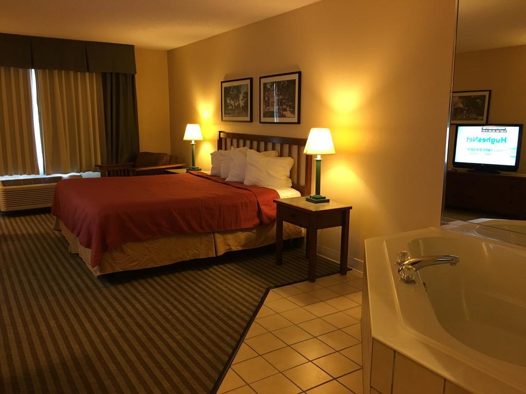 Norwood Inn And Suites Chaska Dış mekan fotoğraf