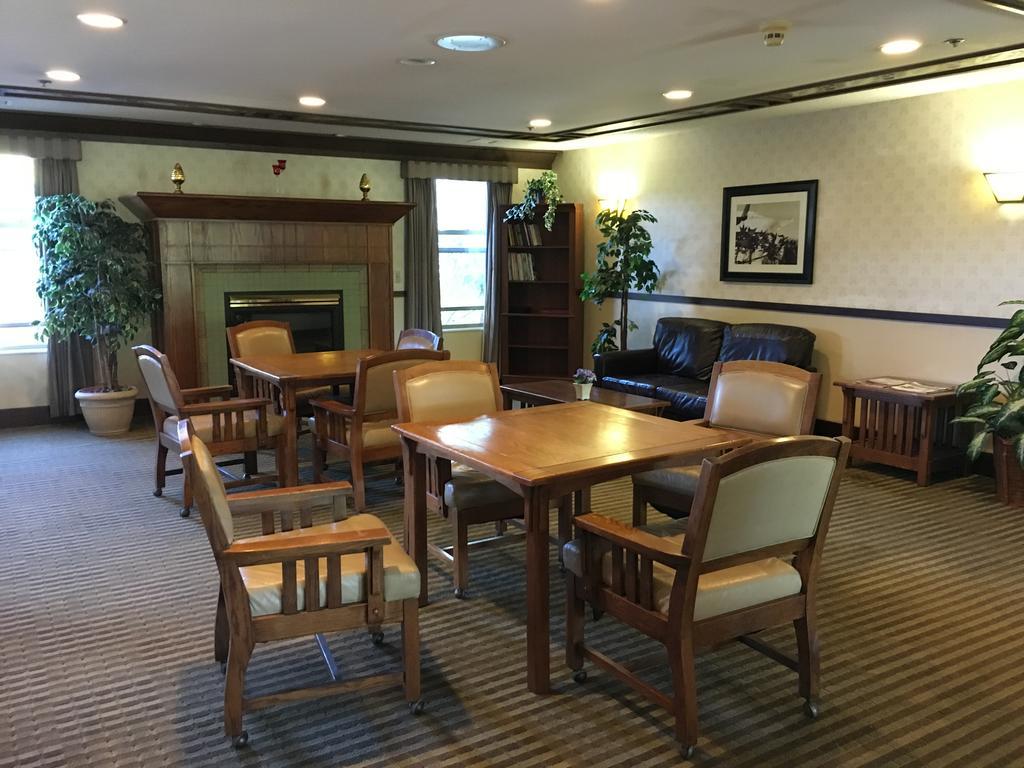 Norwood Inn And Suites Chaska Dış mekan fotoğraf