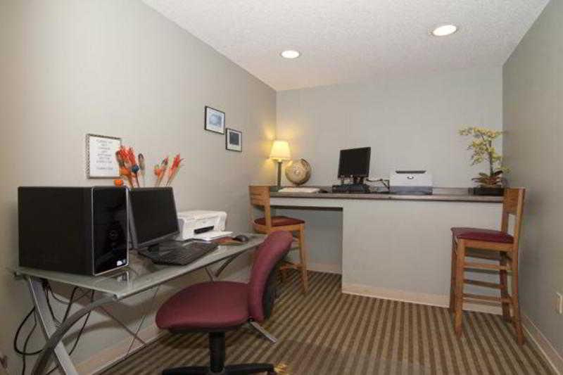 Norwood Inn And Suites Chaska Konforlar fotoğraf
