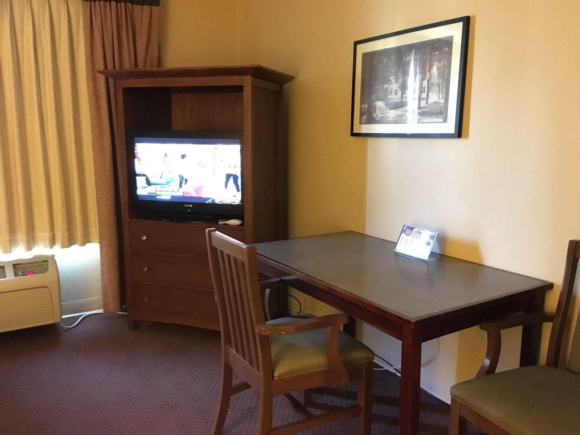 Norwood Inn And Suites Chaska Dış mekan fotoğraf