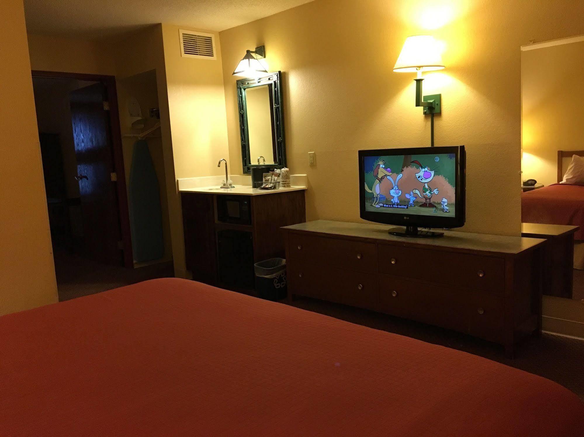 Norwood Inn And Suites Chaska Dış mekan fotoğraf