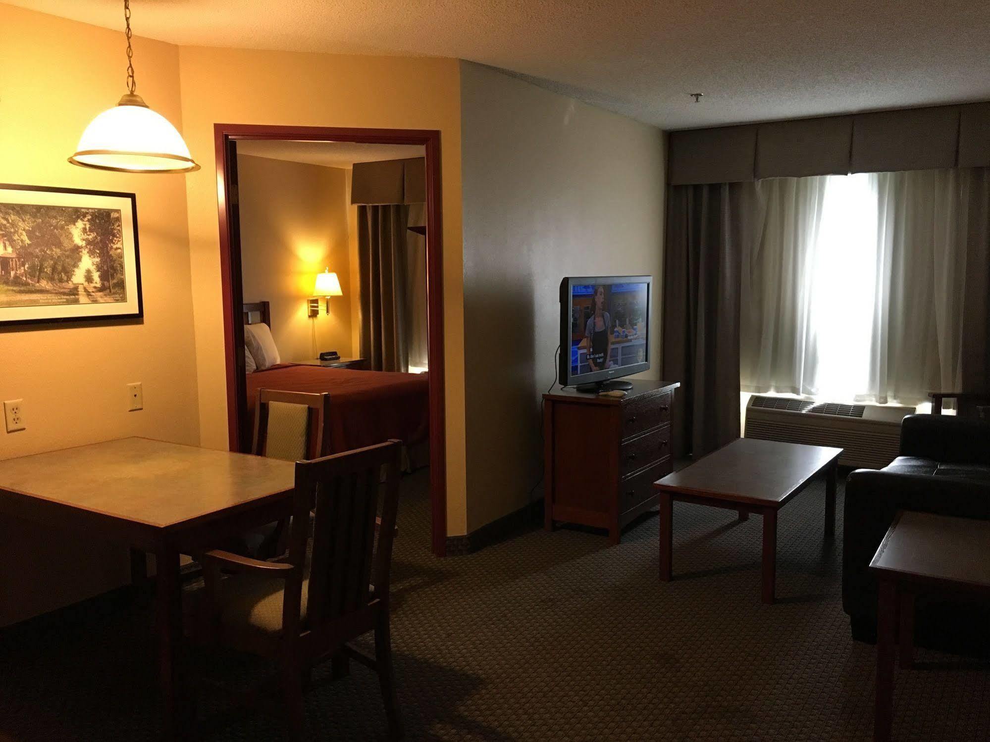 Norwood Inn And Suites Chaska Dış mekan fotoğraf