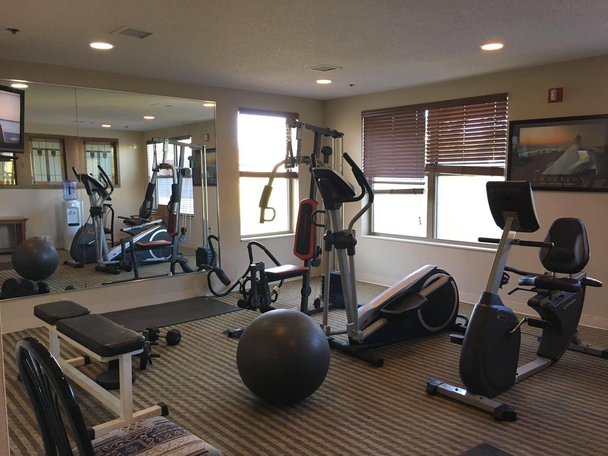 Norwood Inn And Suites Chaska Dış mekan fotoğraf